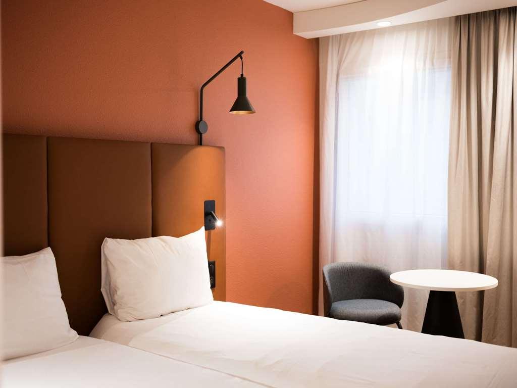 Готель Ibis Port De Plaisance Кан Номер фото
